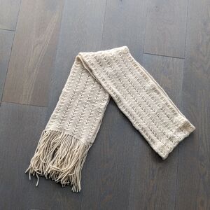 Gorgeous Long Adrienne Vittadini 100% Cashmere Scarf